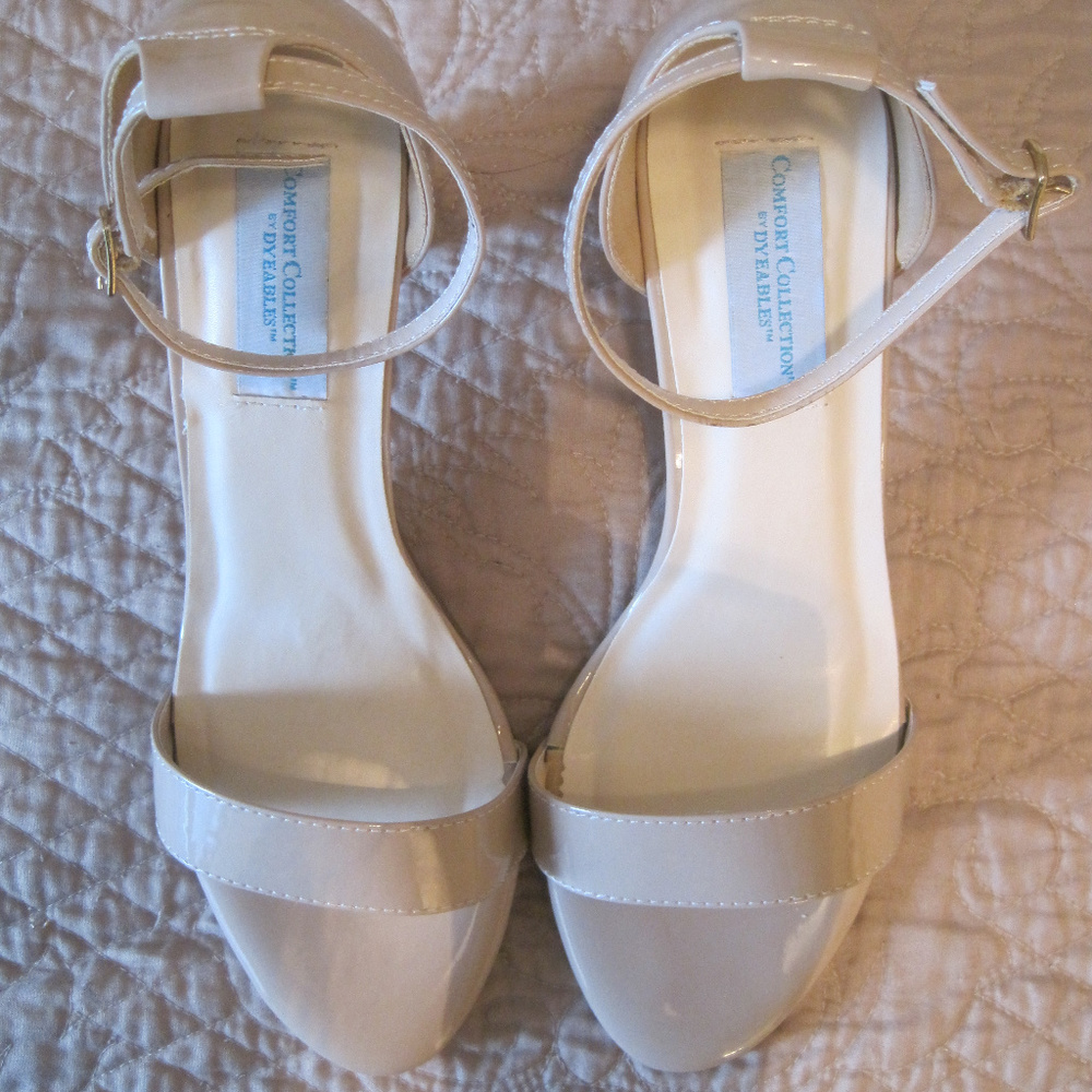 DAVID'S BRIDAL DYEABLES MADDOX NUDE HEELS